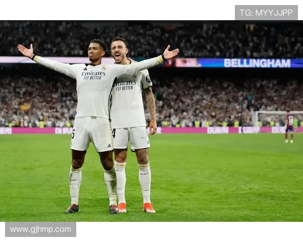 以德容谈皇马球员赛后围向拉明场面过度热情引发外界热议讨论